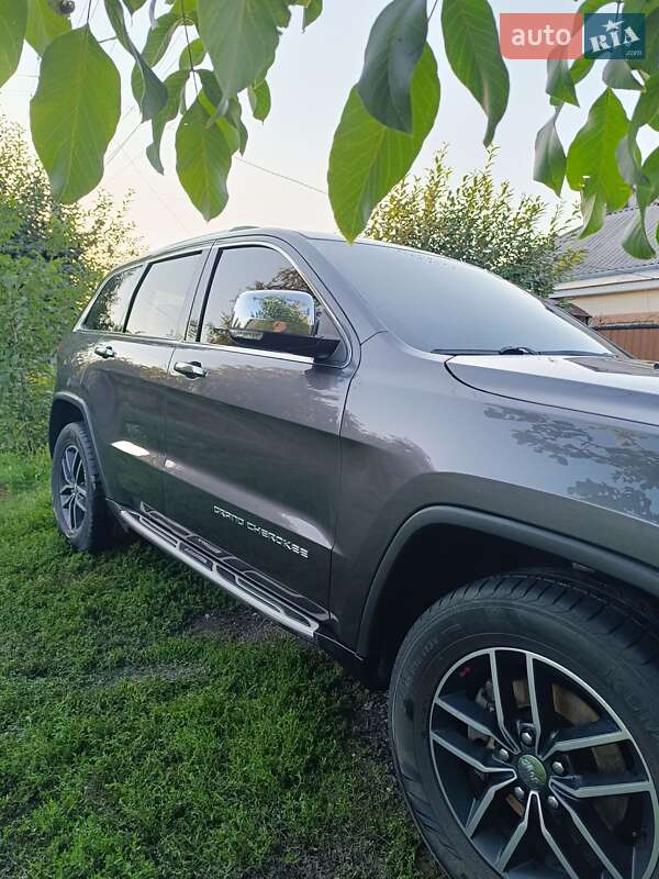 Внедорожник / Кроссовер Jeep Grand Cherokee 2016 в Яготине