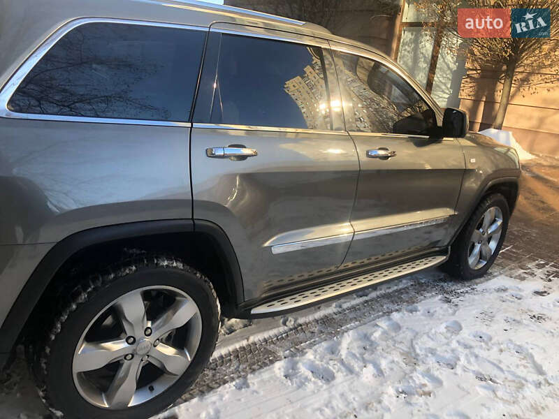 Внедорожник / Кроссовер Jeep Grand Cherokee 2011 в Киеве