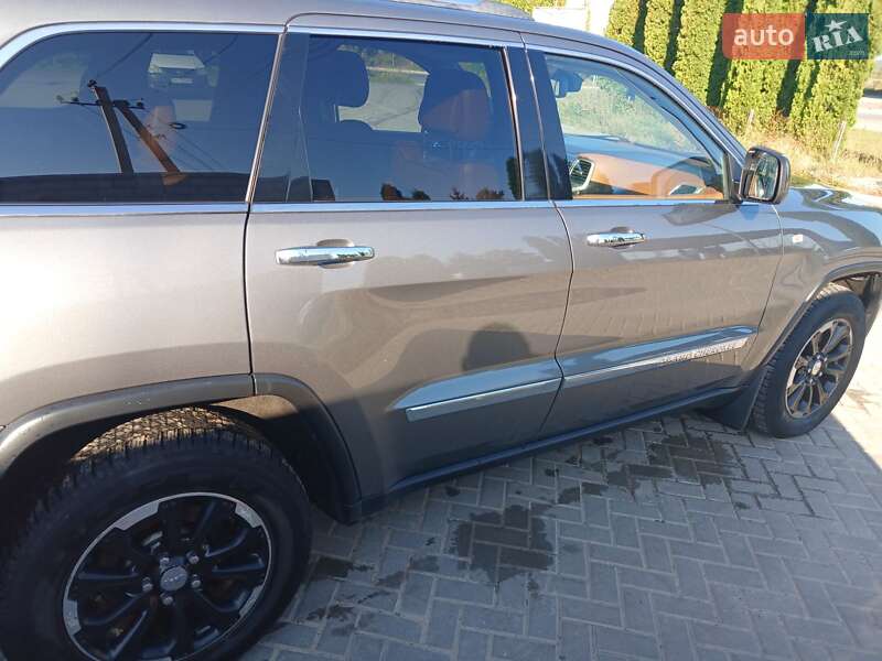 Внедорожник / Кроссовер Jeep Grand Cherokee 2012 в Кременце