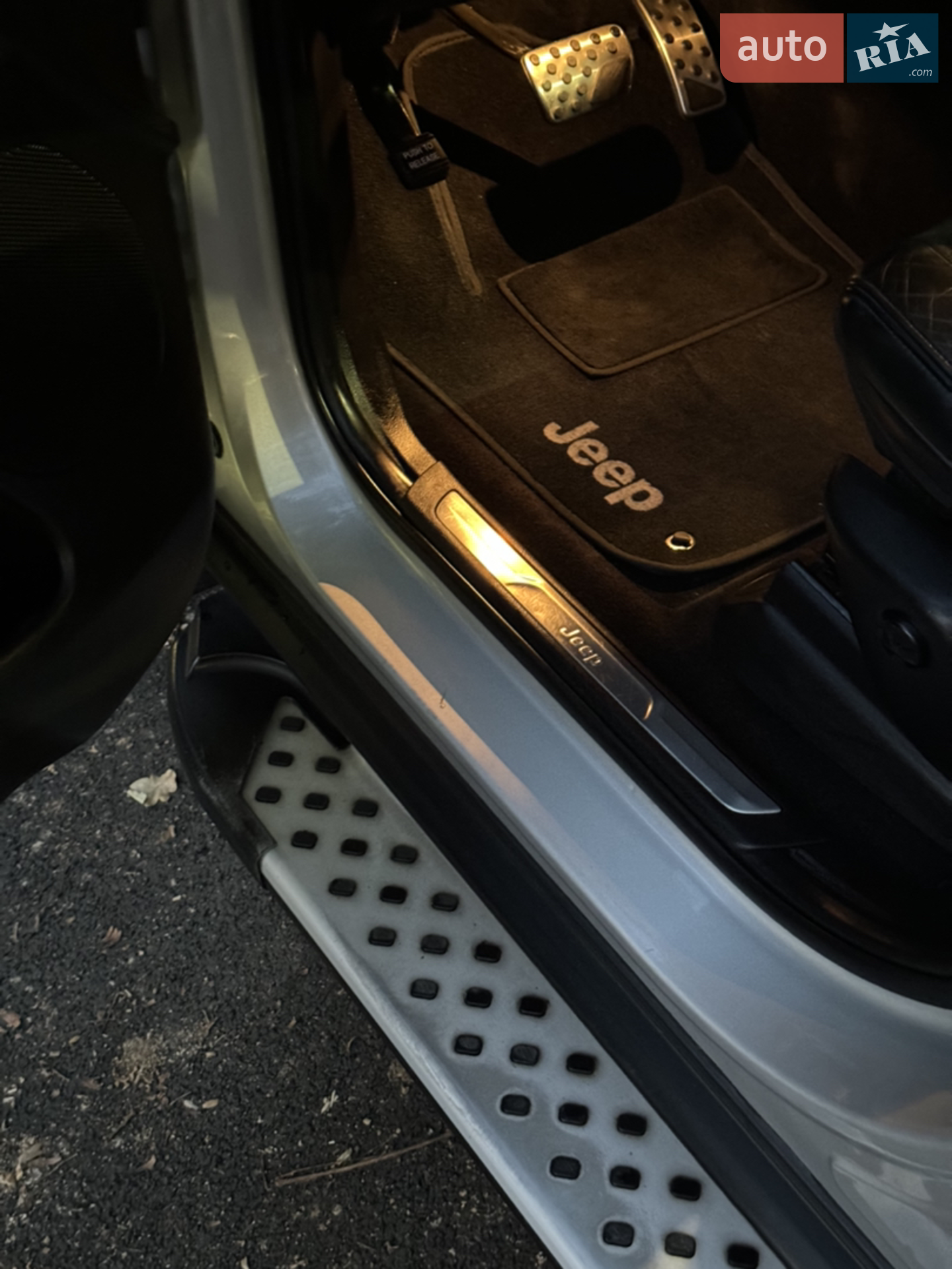 2012 Jeep Grand Cherokee - мініатюра 39