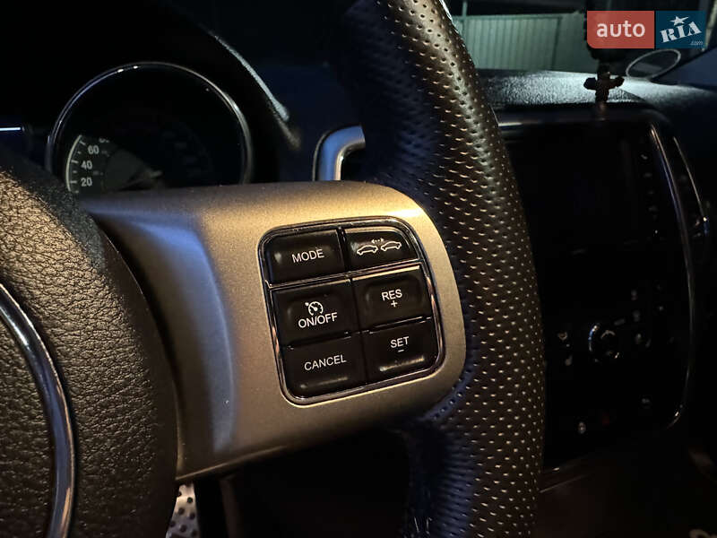 Внедорожник / Кроссовер Jeep Grand Cherokee 2012 в Ужгороде