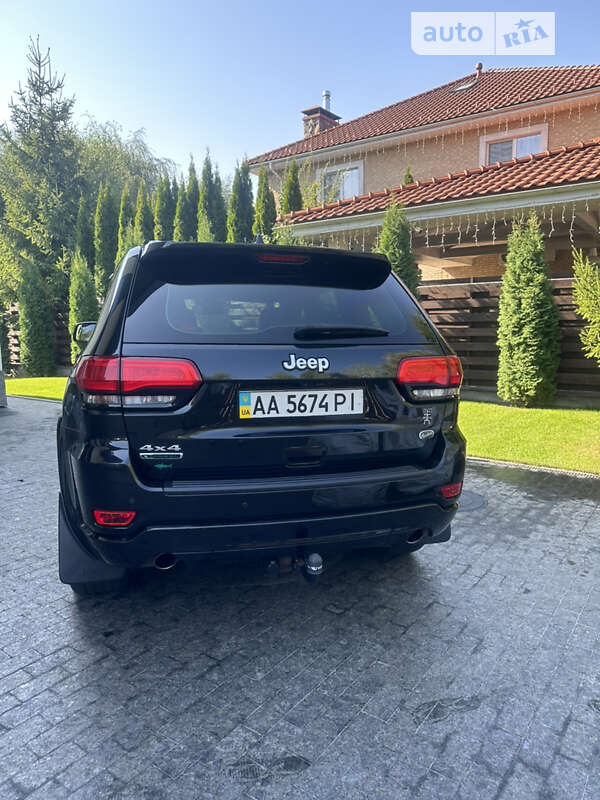 Внедорожник / Кроссовер Jeep Grand Cherokee 2014 в Киеве