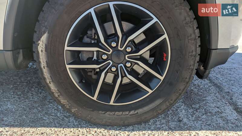 Позашляховик / Кросовер Jeep Grand Cherokee 2020 в Києві