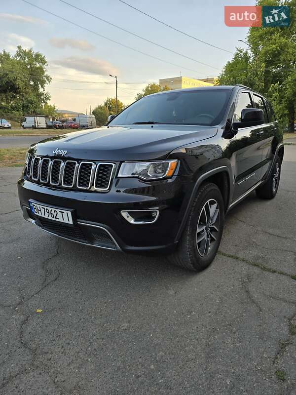 Внедорожник / Кроссовер Jeep Grand Cherokee 2018 в Николаеве
