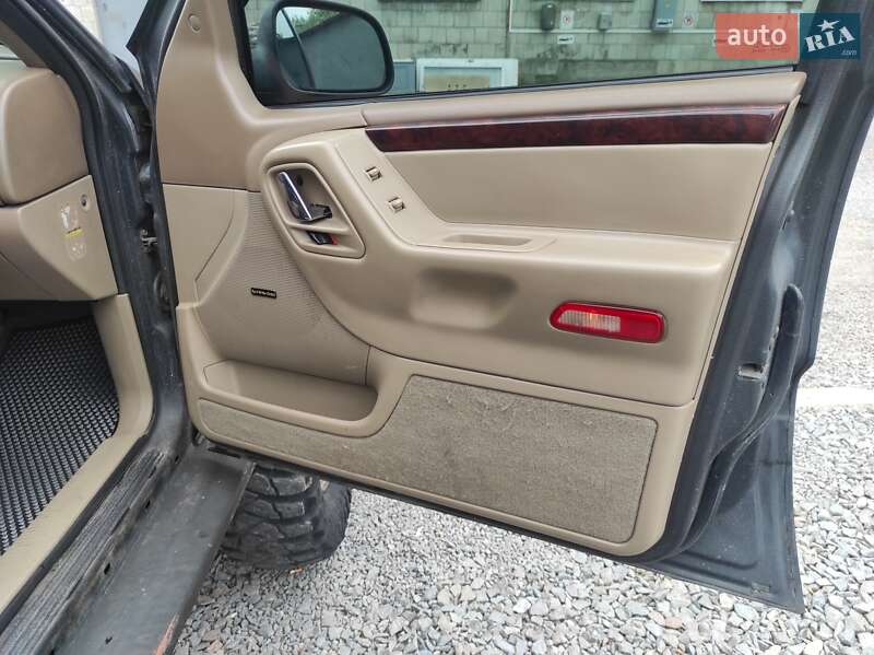 Внедорожник / Кроссовер Jeep Grand Cherokee 2001 в Львове