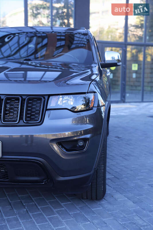 Внедорожник / Кроссовер Jeep Grand Cherokee 2020 в Полтаве