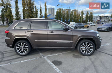 Внедорожник / Кроссовер Jeep Grand Cherokee 2017 в 