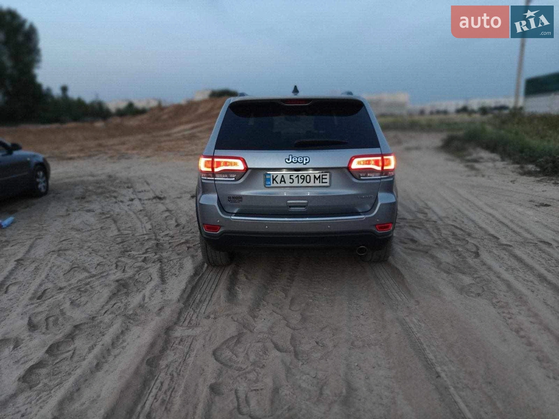 2019 Jeep Grand Cherokee - мініатюра 3