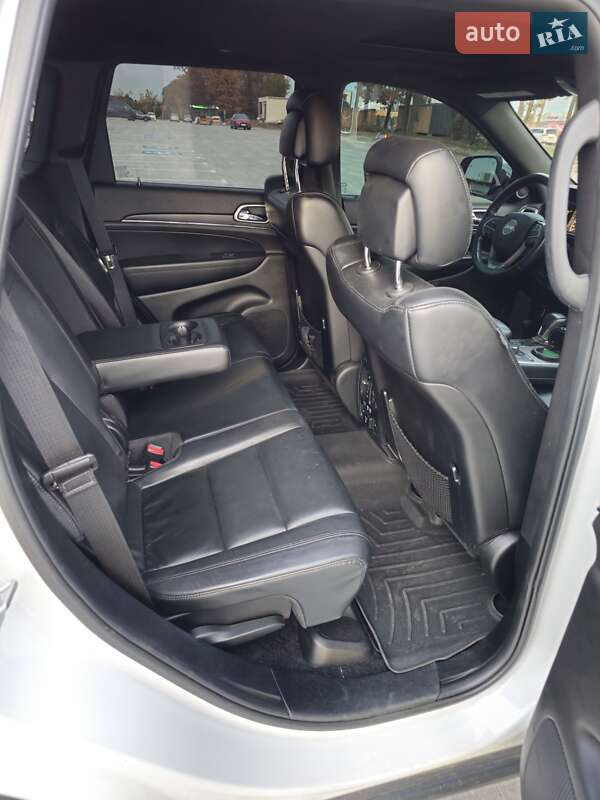 Внедорожник / Кроссовер Jeep Grand Cherokee 2017 в Киеве