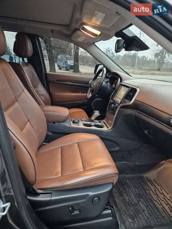 Внедорожник / Кроссовер Jeep Grand Cherokee 2016 в Полтаве