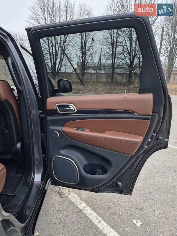 Внедорожник / Кроссовер Jeep Grand Cherokee 2016 в Полтаве