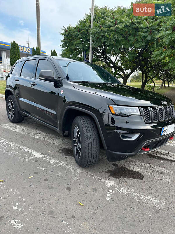Позашляховик / Кросовер Jeep Grand Cherokee 2020 в Сарнах