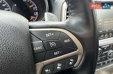 Внедорожник / Кроссовер Jeep Grand Cherokee 2013 в Ровно