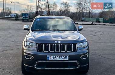 Внедорожник / Кроссовер Jeep Grand Cherokee 2016 в Киеве