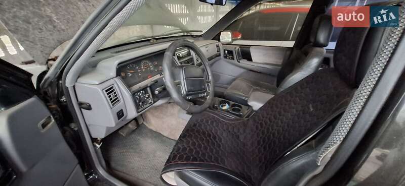 Внедорожник / Кроссовер Jeep Grand Cherokee 1995 в Дружковке