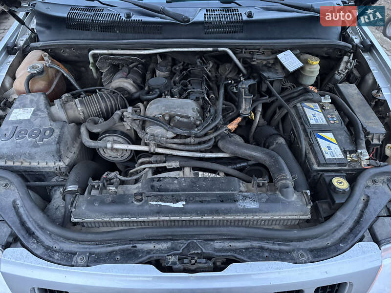 Внедорожник / Кроссовер Jeep Grand Cherokee 2003 в Черновцах