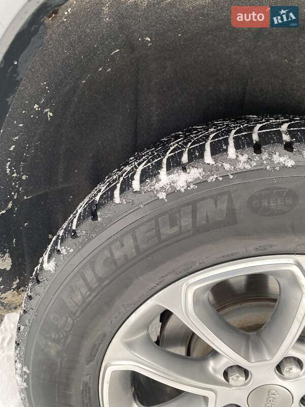 Позашляховик / Кросовер Jeep Grand Cherokee 2013 в Хмельницькому фото 19 Позашляховик / Кросовер Jeep Grand Cherokee 2013 в Хмельницькому