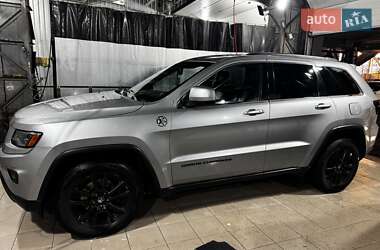 Позашляховик / Кросовер Jeep Grand Cherokee 2015 в Києві