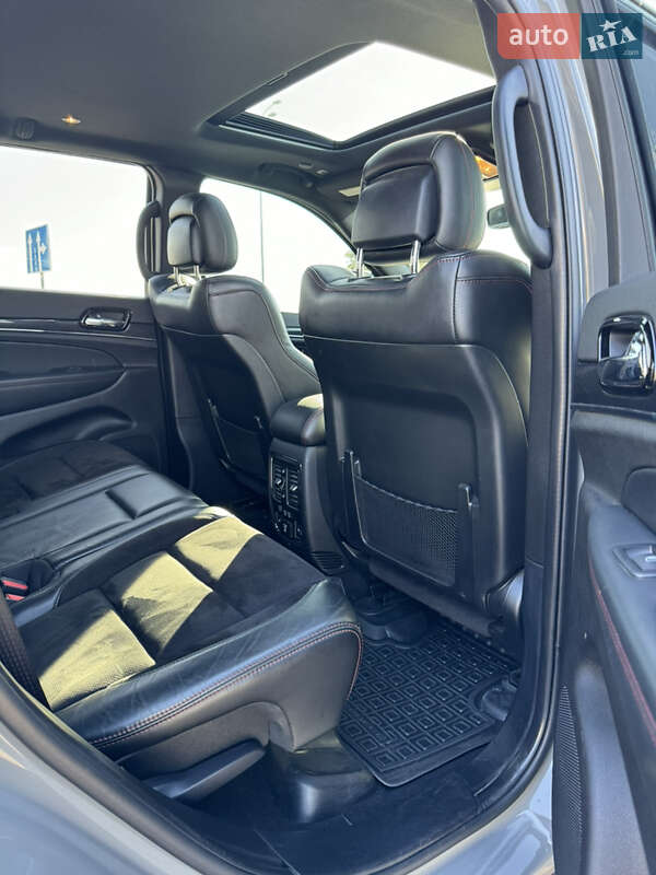 Внедорожник / Кроссовер Jeep Grand Cherokee 2020 в Киеве