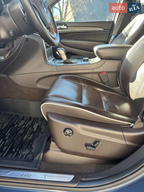 Внедорожник / Кроссовер Jeep Grand Cherokee 2019 в Киеве