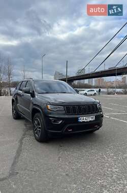 Внедорожник / Кроссовер Jeep Grand Cherokee 2018 в 