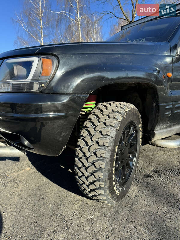 Внедорожник / Кроссовер Jeep Grand Cherokee 2002 в Нововолынске