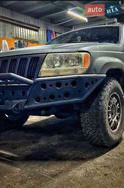 Внедорожник / Кроссовер Jeep Grand Cherokee 2002 в Киеве