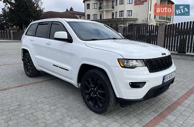 Внедорожник / Кроссовер Jeep Grand Cherokee 2017 в Староконстантинове