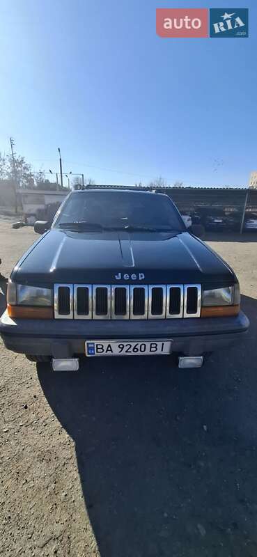 Внедорожник / Кроссовер Jeep Grand Cherokee 1995 в Дружковке