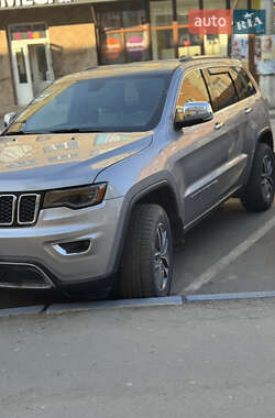Внедорожник / Кроссовер Jeep Grand Cherokee 2021 в 