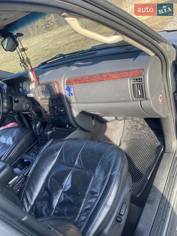 Внедорожник / Кроссовер Jeep Grand Cherokee 2004 в Гайсине