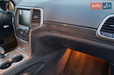 Внедорожник / Кроссовер Jeep Grand Cherokee 2014 в 