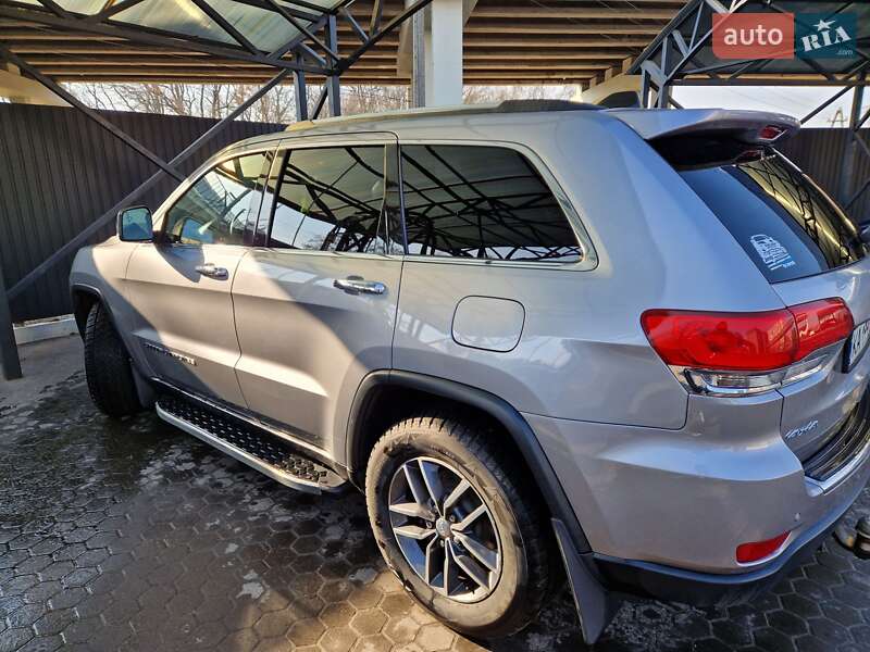 Внедорожник / Кроссовер Jeep Grand Cherokee 2017 в Броварах