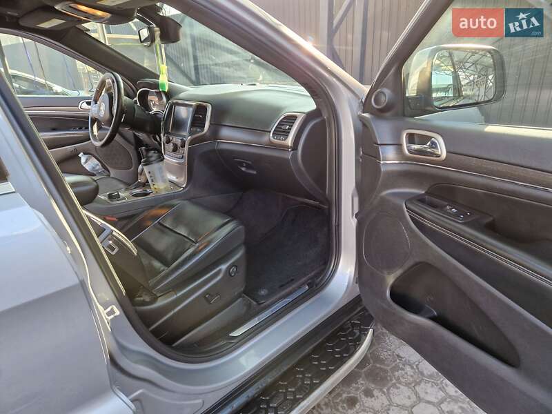 Внедорожник / Кроссовер Jeep Grand Cherokee 2017 в Броварах