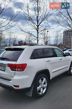 Позашляховик / Кросовер Jeep Grand Cherokee 2012 в 