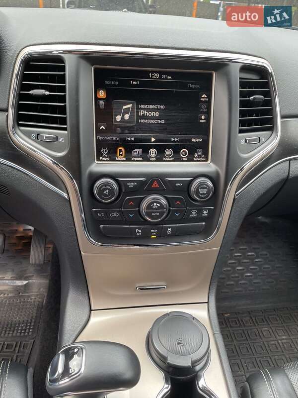 Внедорожник / Кроссовер Jeep Grand Cherokee 2015 в Киеве
