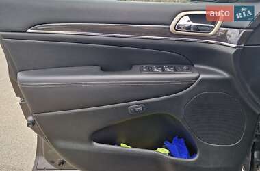 Позашляховик / Кросовер Jeep Grand Cherokee 2014 в 