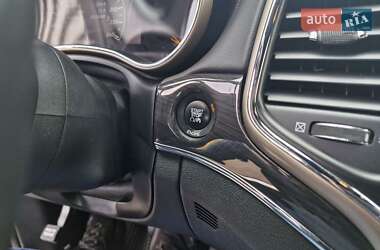 Позашляховик / Кросовер Jeep Grand Cherokee 2014 в 