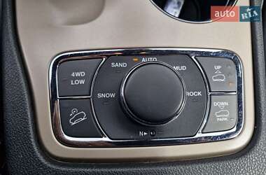 Позашляховик / Кросовер Jeep Grand Cherokee 2014 в 