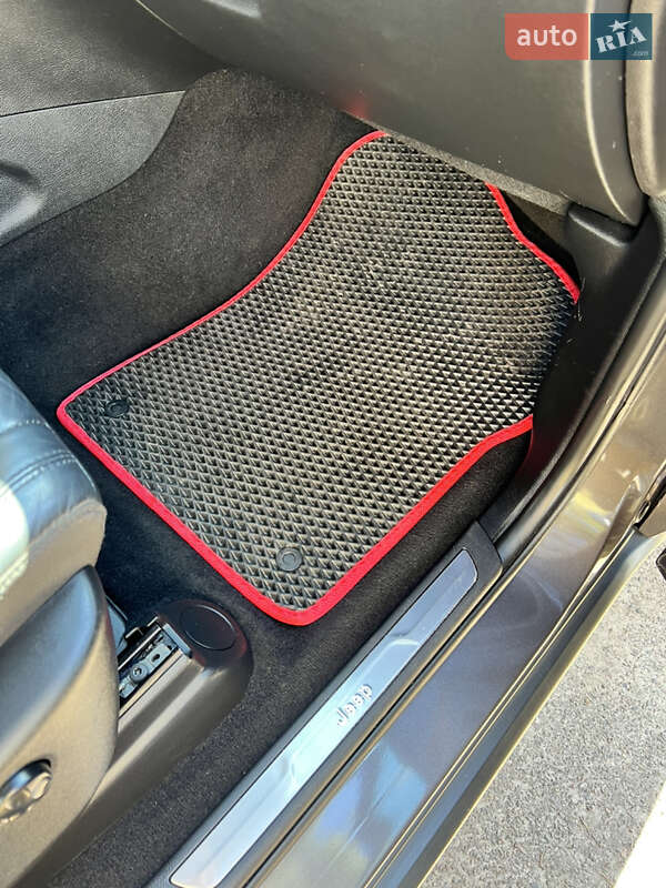 Внедорожник / Кроссовер Jeep Grand Cherokee 2019 в Ровно фото 58 Внедорожник / Кроссовер Jeep Grand Cherokee 2019 в Ровно