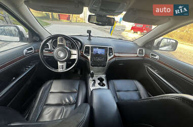 Позашляховик / Кросовер Jeep Grand Cherokee 2012 в 