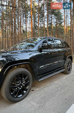 Внедорожник / Кроссовер Jeep Grand Cherokee 2017 в 