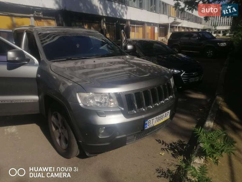 Внедорожник / Кроссовер Jeep Grand Cherokee 2013 в 