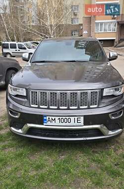 Позашляховик / Кросовер Jeep Grand Cherokee 2015 в 