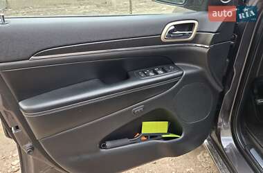 Позашляховик / Кросовер Jeep Grand Cherokee 2015 в 
