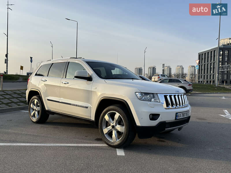 Внедорожник / Кроссовер Jeep Grand Cherokee 2011 в 