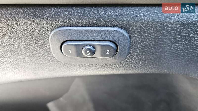 Позашляховик / Кросовер Jeep Grand Cherokee 2014 в Києві