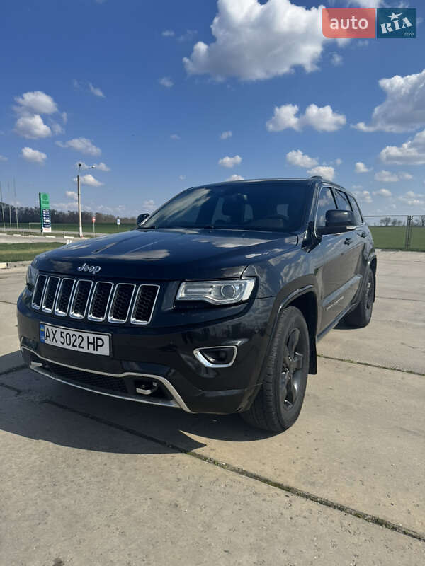 Внедорожник / Кроссовер Jeep Grand Cherokee 2013 в 