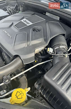 Внедорожник / Кроссовер Jeep Grand Cherokee 2013 в 