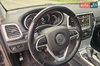 Внедорожник / Кроссовер Jeep Grand Cherokee 2018 в 